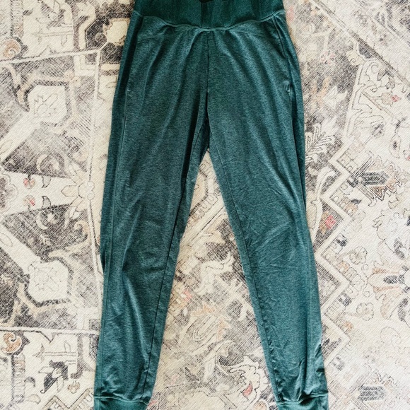 Zella Pants - ZELLA JOGGERS — size small.